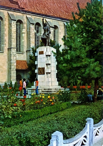 1532-1 - Bistrita. Statuia lui Andrei Muresanu, de C. Medrea